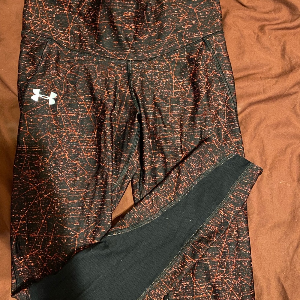 Under Armour leggings in size small!
